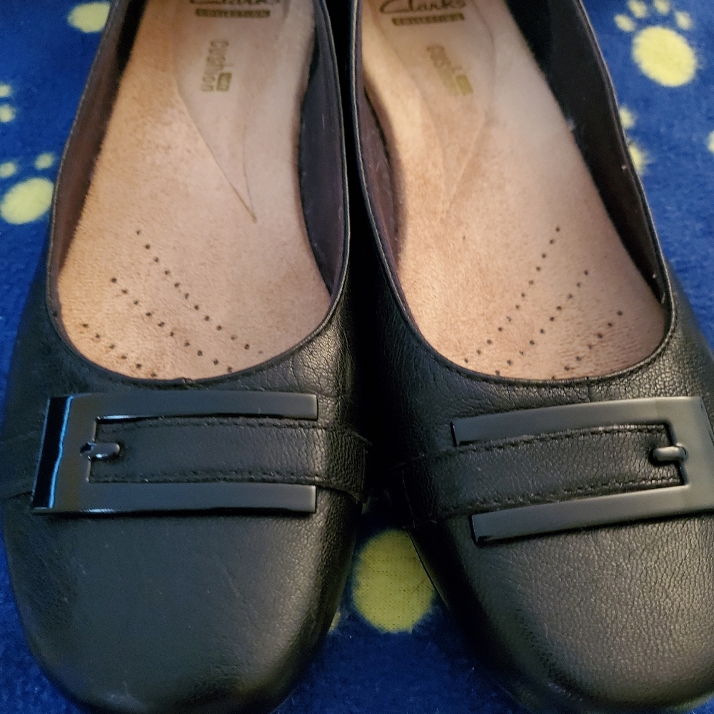 Women's Clarks black dress shoes  Size 7 1/2 M